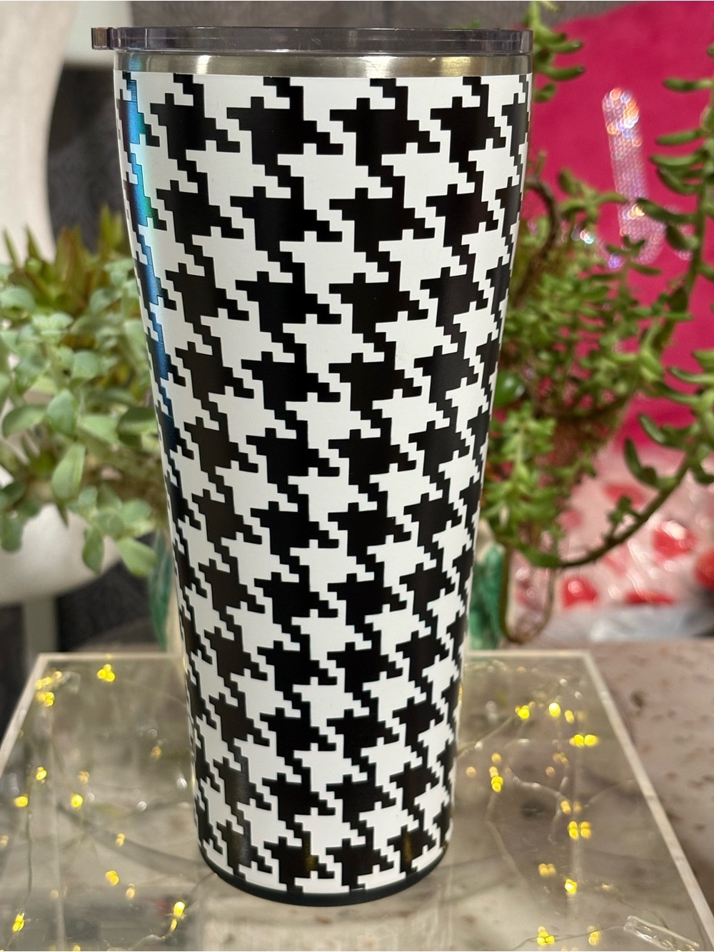 Swig Life Houndstooth Tumbler 32oz - Picture 7 of 17